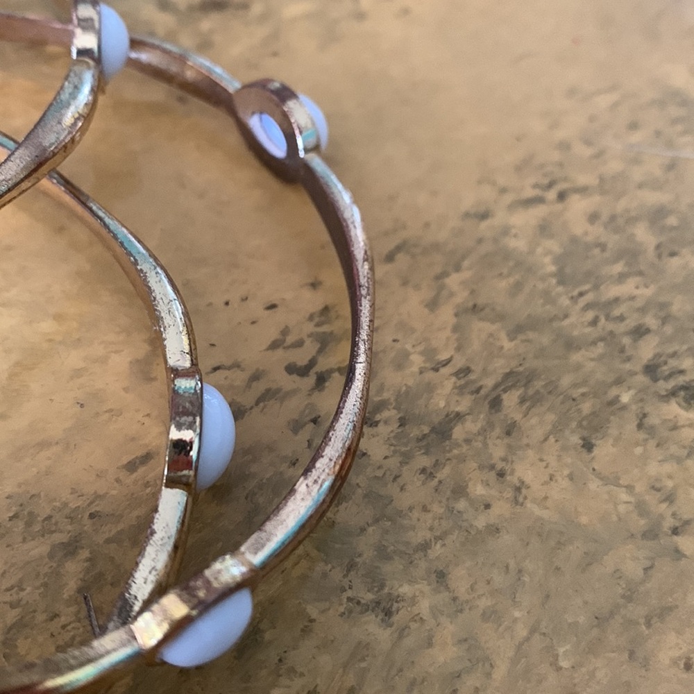 Three Stackable Vintage Gold Toned Bangles With I… - image 3